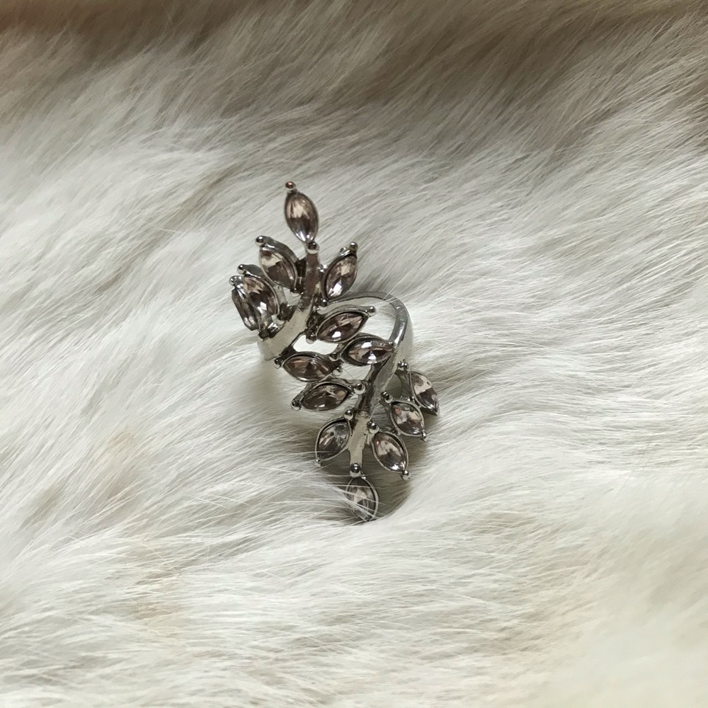 Size 7 silver leaf ring